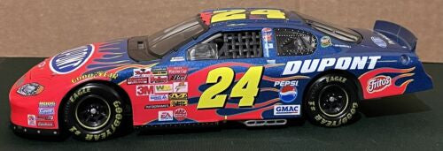NASCAR JEFF GORDON DUPONT 2004 MONTE CARLO