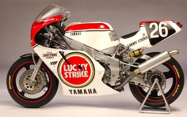 YAMAHA YZF 750 ROBERTS TEAM - LUCKY STRIKE - 8 HEURES DE COURSE D'ENDURANCE SUZUKA 1987