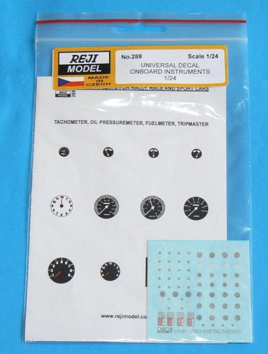 AUTOCOLLANTS SUR LES INSTRUMENTS DE BORD DES VOITURES DE RALLYE