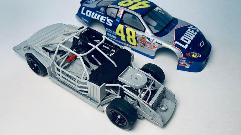 NASCAR JIMMIE JOHNSON LOWE'S 2004 CHEVROLET MONTE CARLO