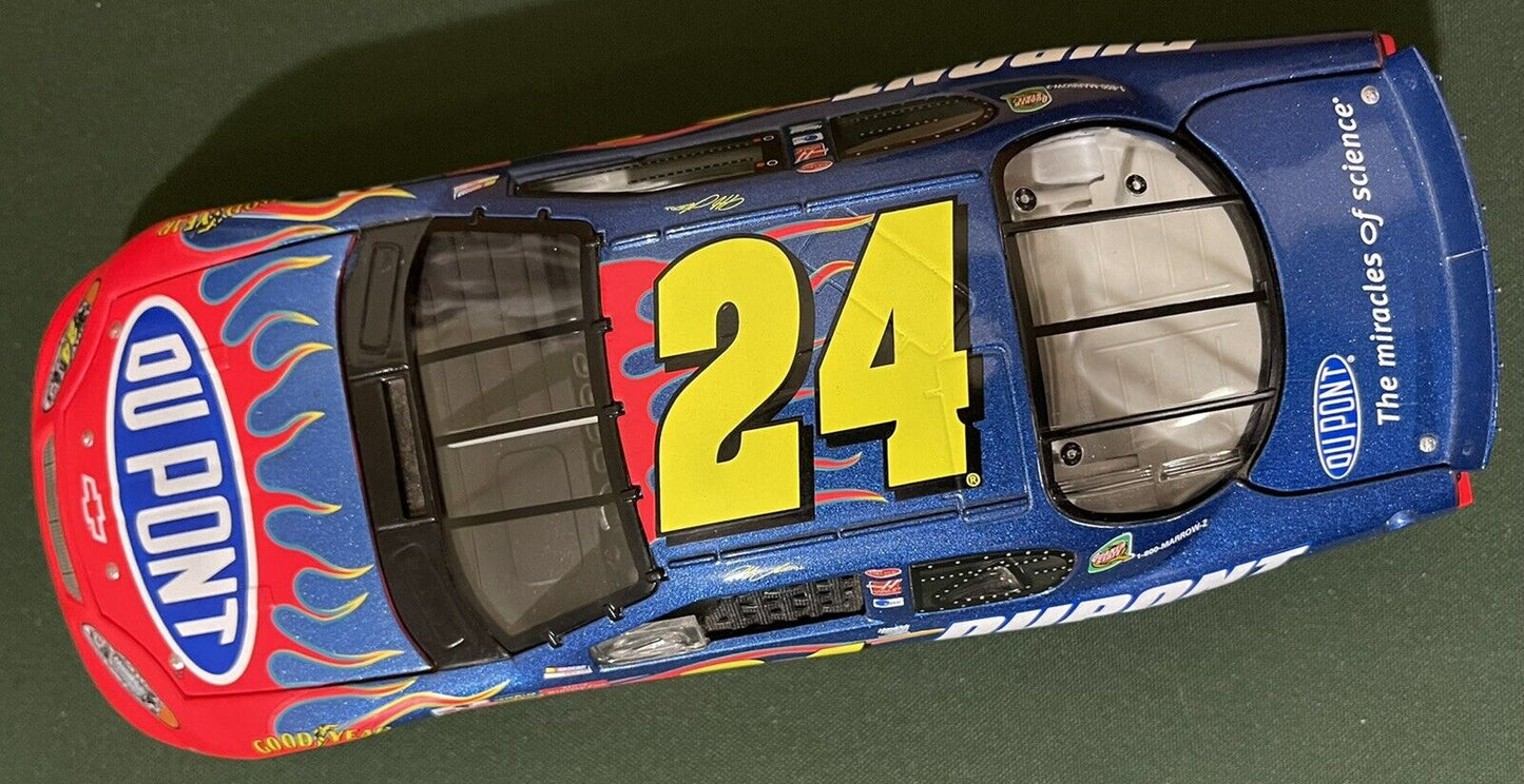 NASCAR JEFF GORDON DUPONT 2004 MONTE CARLO