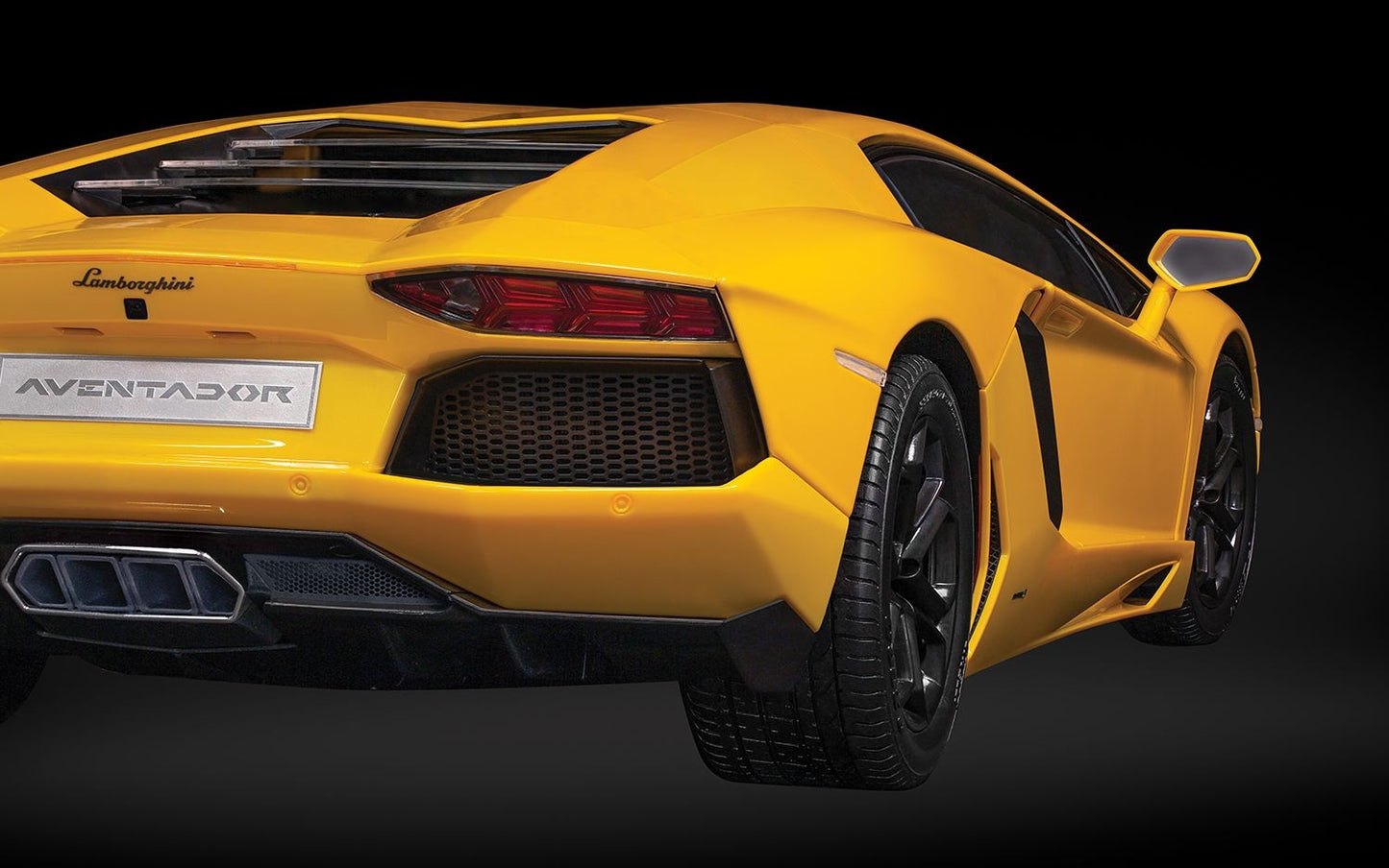 Lamborghini Aventador LP 700-4 - 1/8 Scale