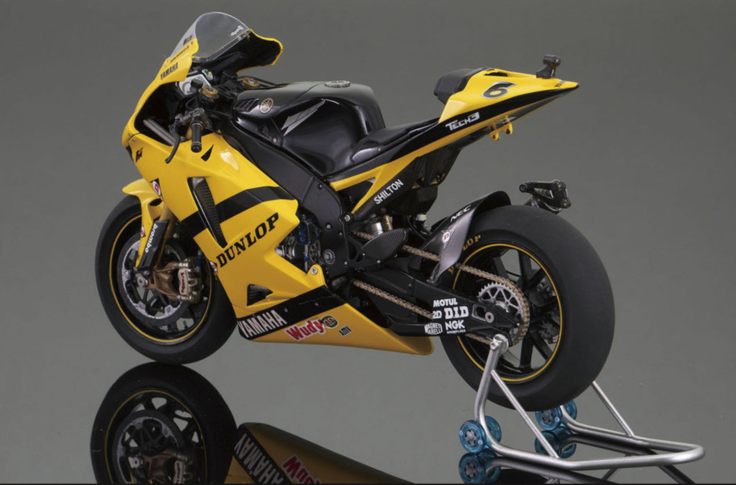 Yamaha YZR-M1 Tech 3 Team - Dunlop - Moto GP World Championship 2007