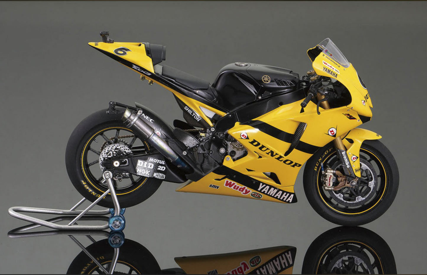 Yamaha YZR-M1 Tech 3 Team - Dunlop - Moto GP World Championship 2007