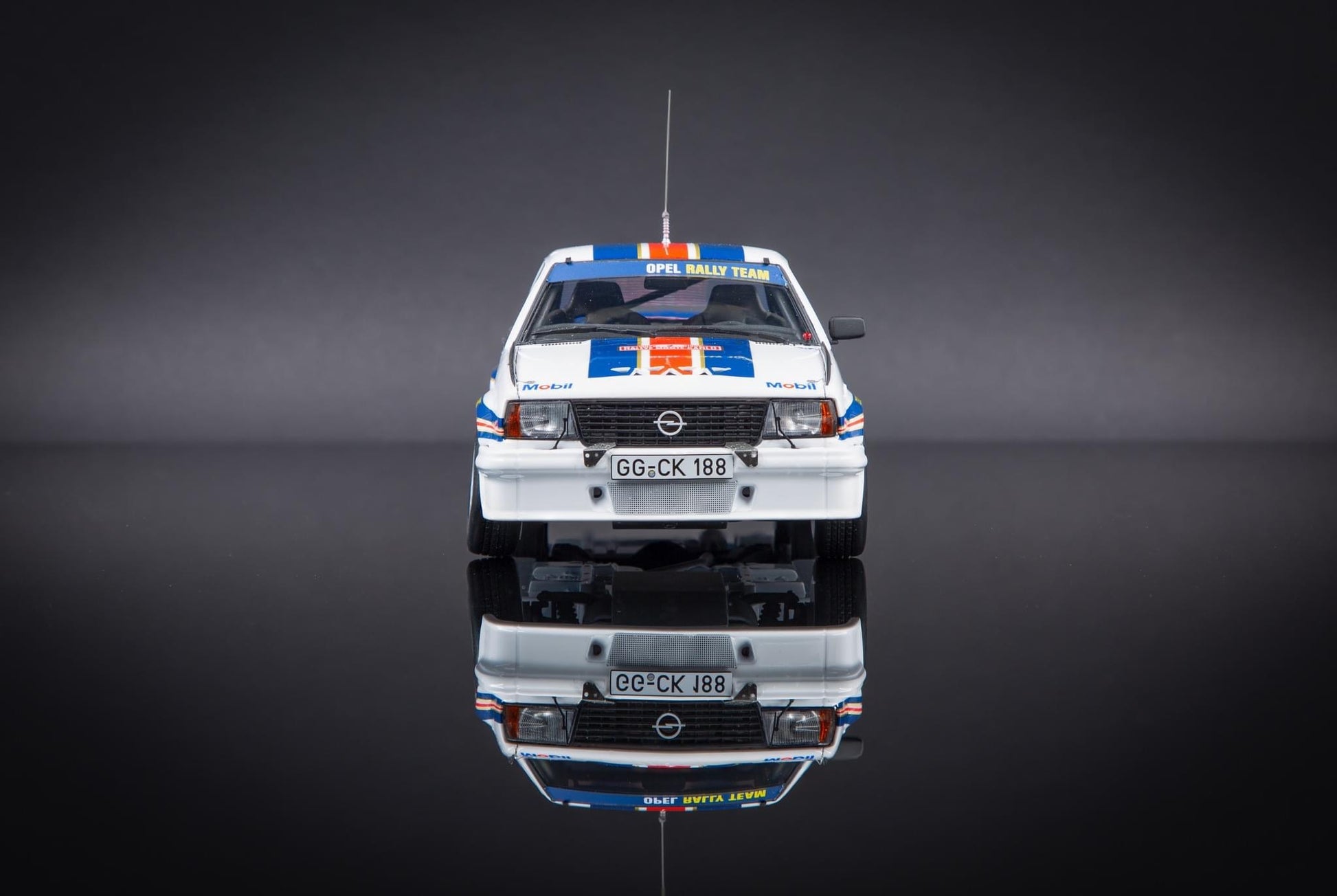 Ixo Opel Ascona B 400 1982 Blanc Modèle 1:18 Ixo Opel Ascona B 400 1982 Blanc Modèle 1:18