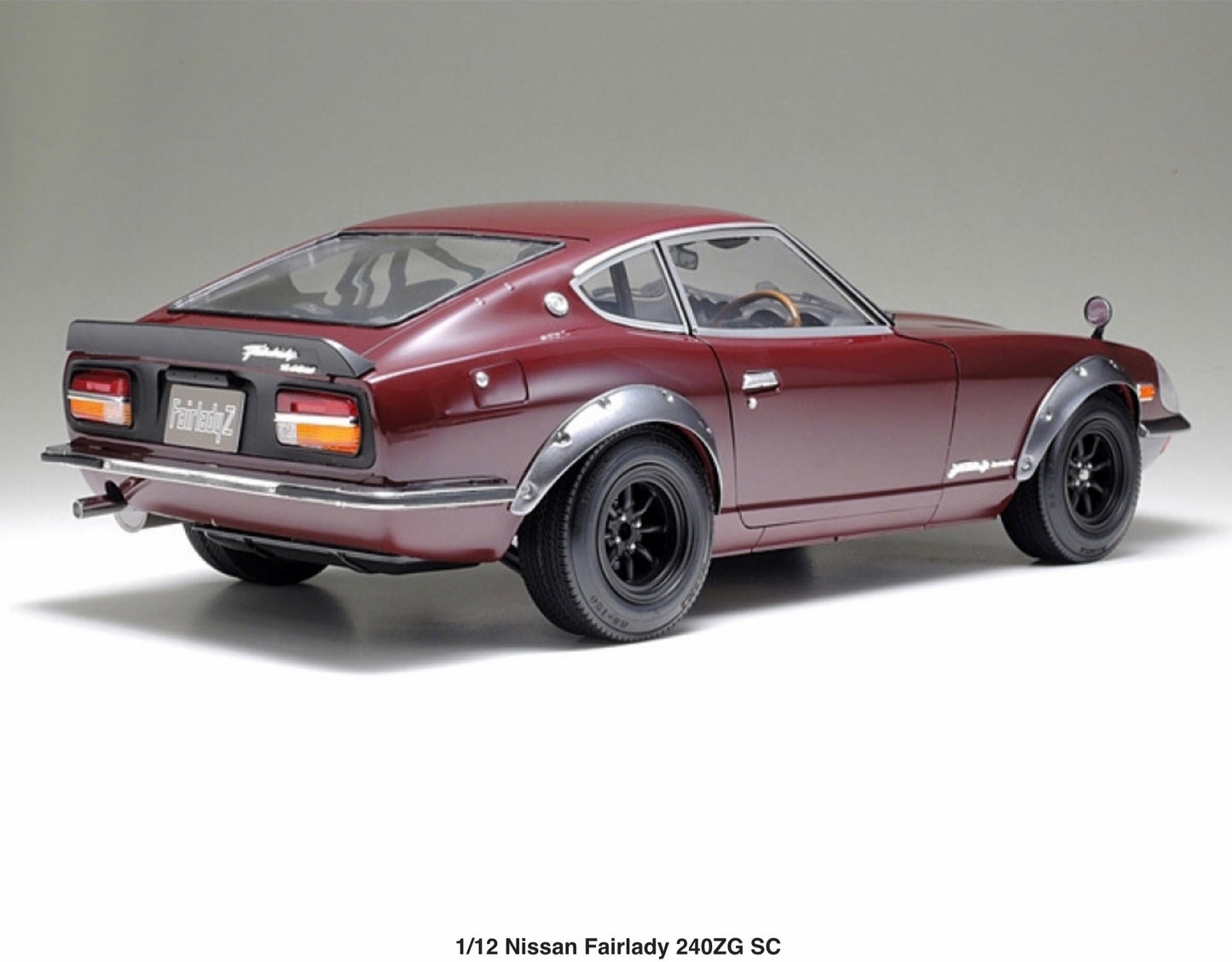 NISSAN FAIRLADY 240ZG RUE PERSONNALISÉE