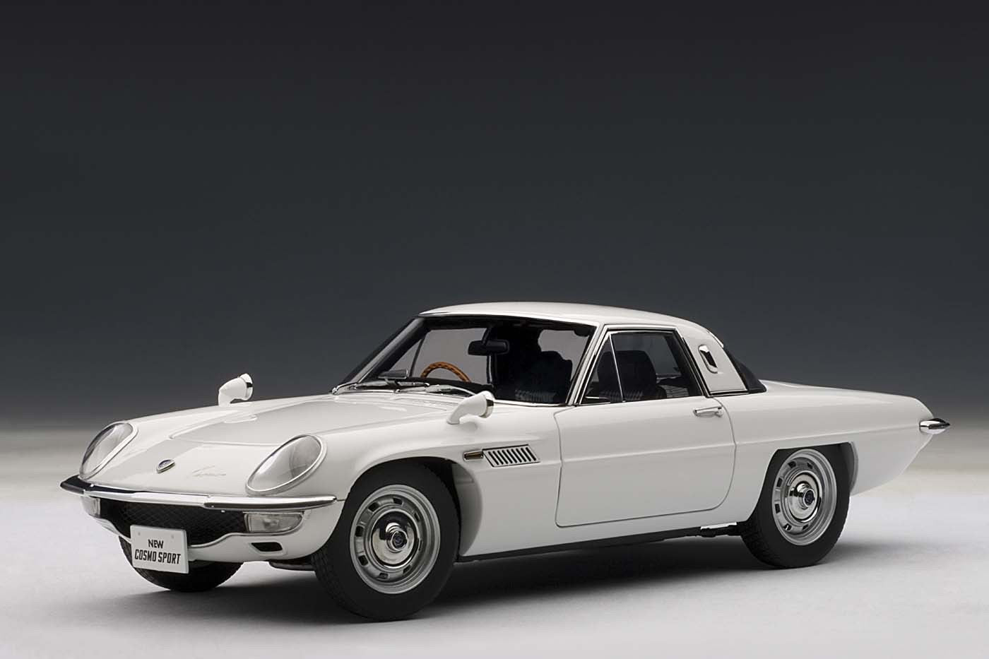 MAZDA COSMO SPORT L10B COM FIGURA DE MENINA 