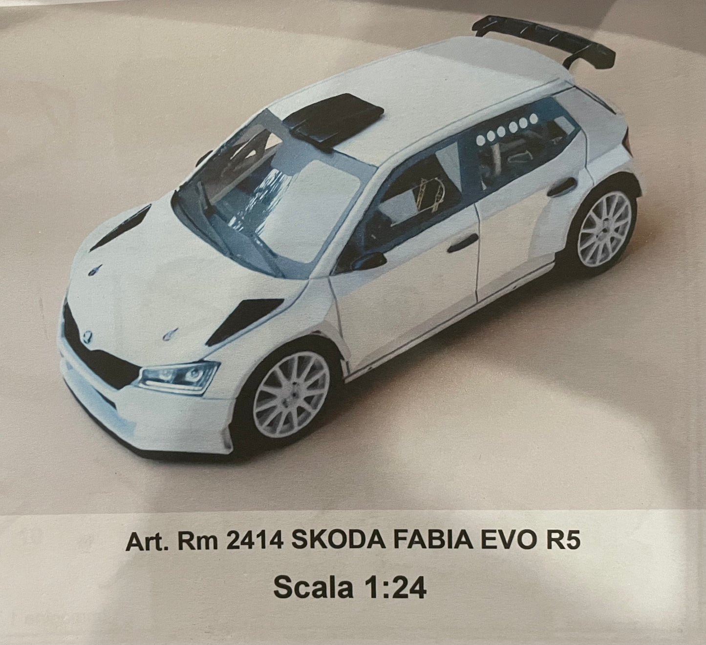 SKODA FABIA EVO R5 RALLY CAR - MODEL KIT